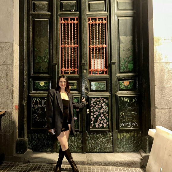 Meet your Posher, Maddie - Picture 3 of 11